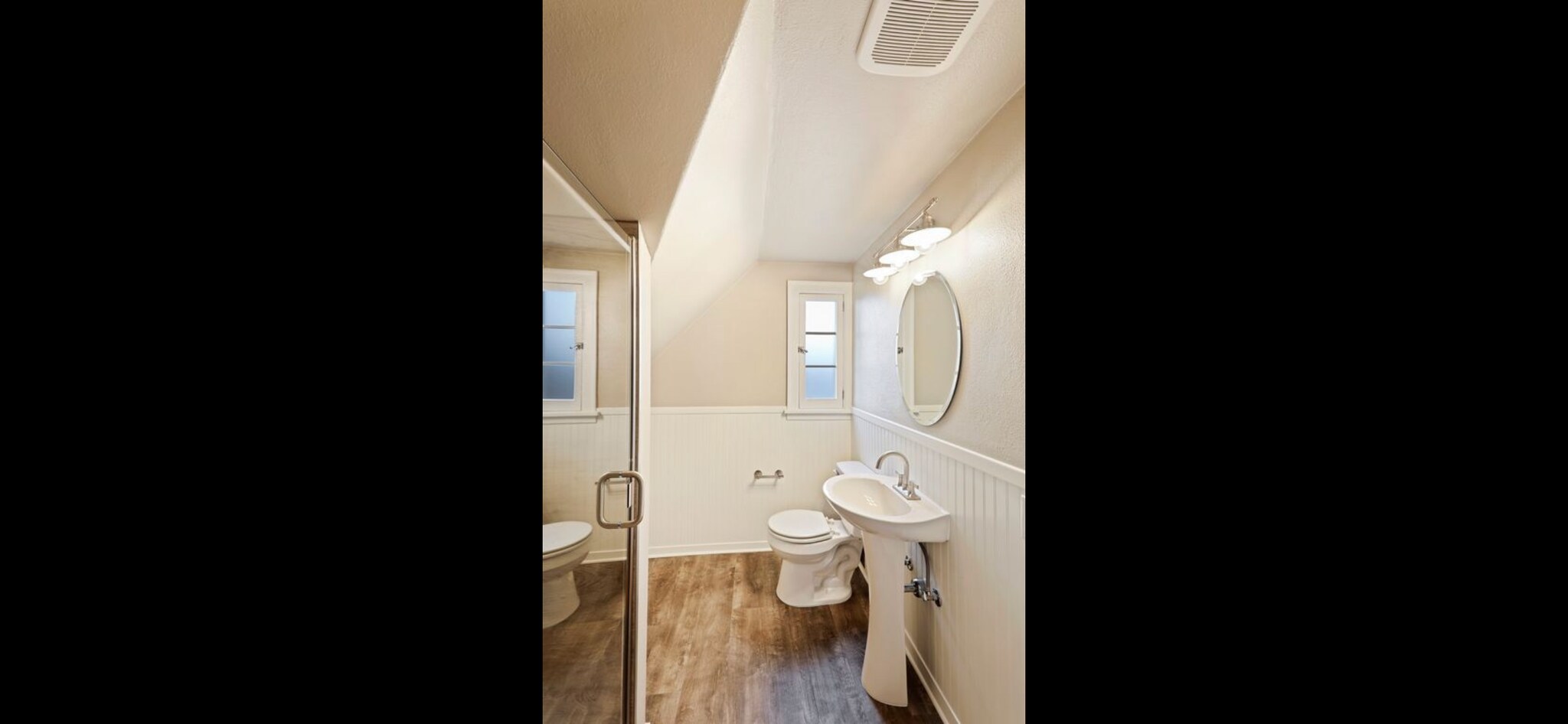 upstairs bathroom - 2330 E 4th Ave