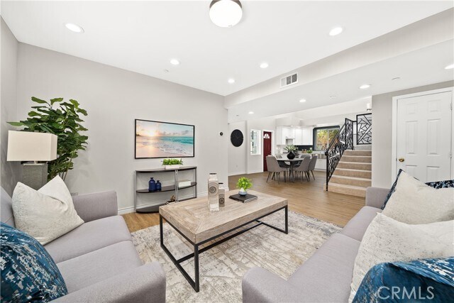 Building Photo - 1372 Carmona Ave