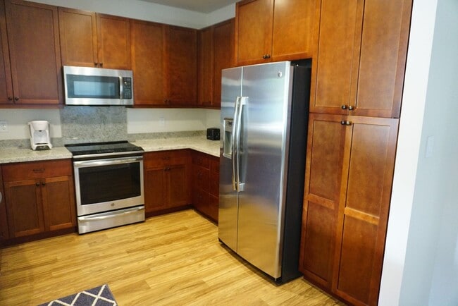 Building Photo - 590 Hoe Kawele Ln