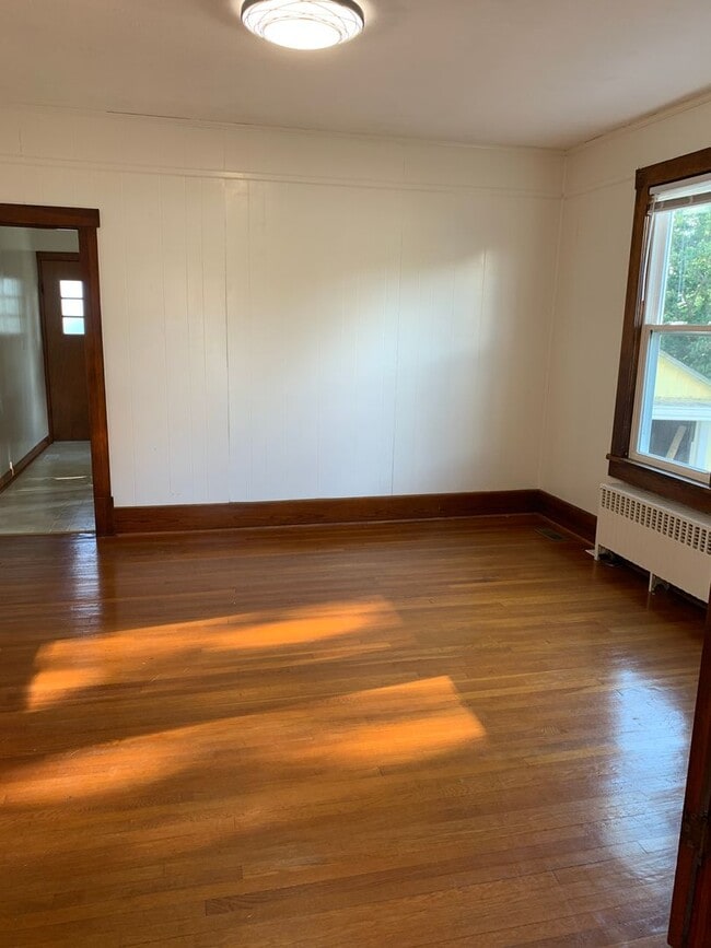 Building Photo - Charming Home with Large Backyard Near Radford University