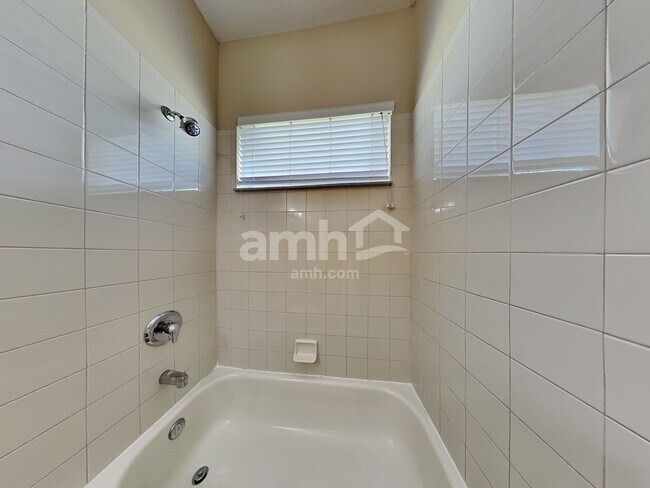 Building Photo - 7550 Bulls Head Dr