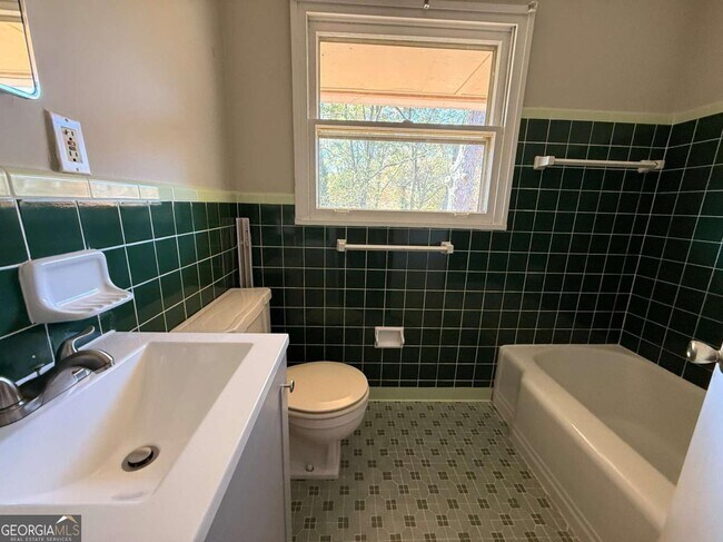 Building Photo - 1885 Crystal Dr