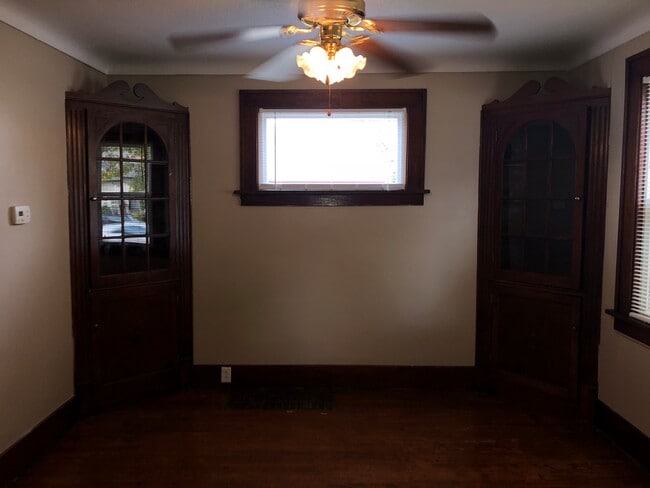 Building Photo - 3406 Robinwood Dr