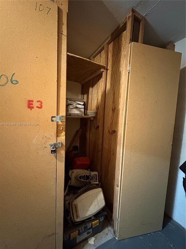 Building Photo - 2500 NE 135th St