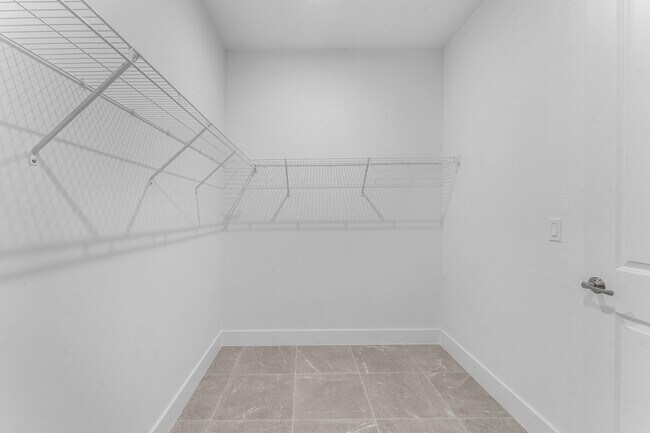Building Photo - 888 SW Newfield Ave