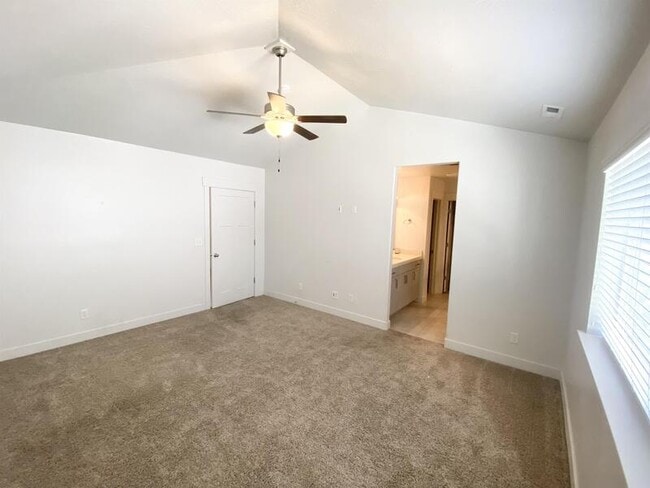 Building Photo - 521 N 20 W