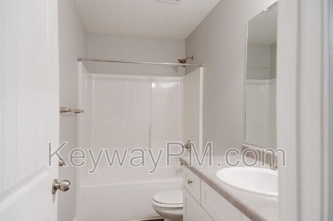 Building Photo - 1011 Coveside Trl