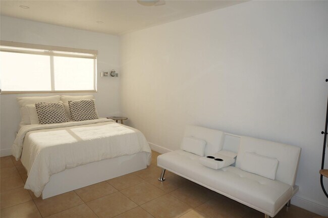 Building Photo - 9220 SW 56th St