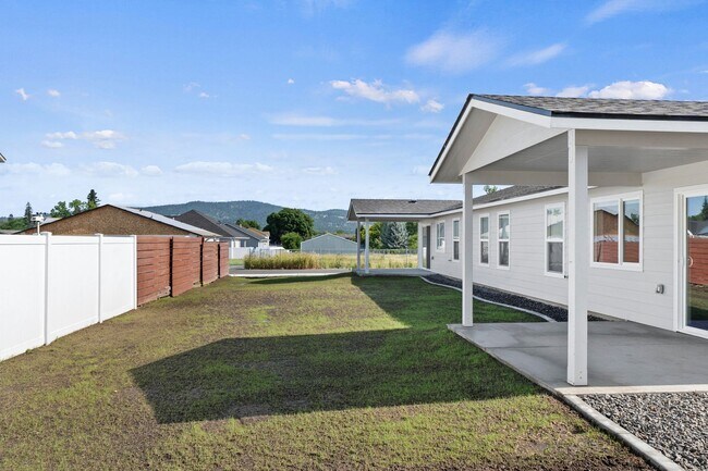 Building Photo - ZERO-STEP Rancher for Rent in Spokane Valley!