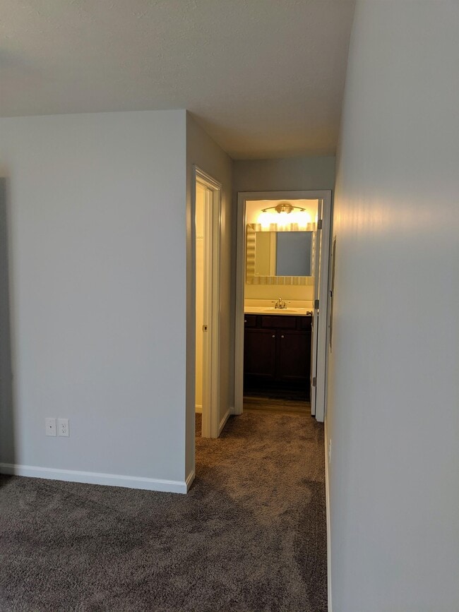 Building Photo - 10501 Chariot Run Ct