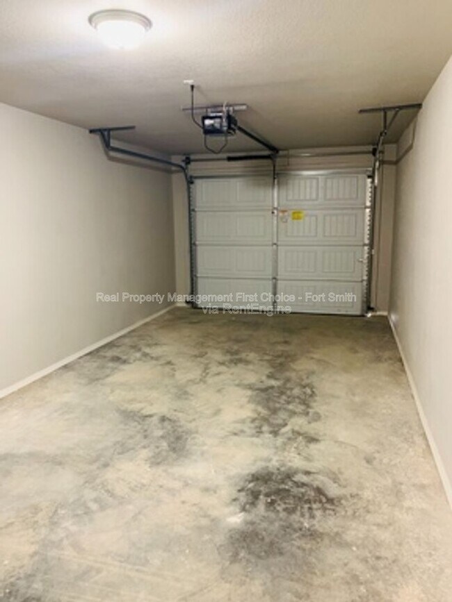 Building Photo - 2121 Ingalls Ln