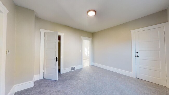 Building Photo - 7408 Dudley Ave