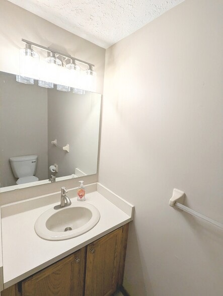 Building Photo - 289 Deerhurst Ln