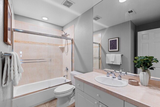 Building Photo - $3,350.00 - 2 Bedroom, 2.5 Bathroom Condo ...
