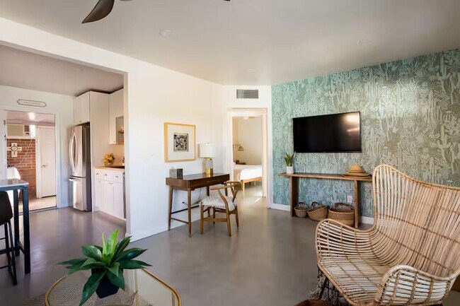 Building Photo - FARM VIEW BUNGALOW across from UofA Campus Farm! Available Today!