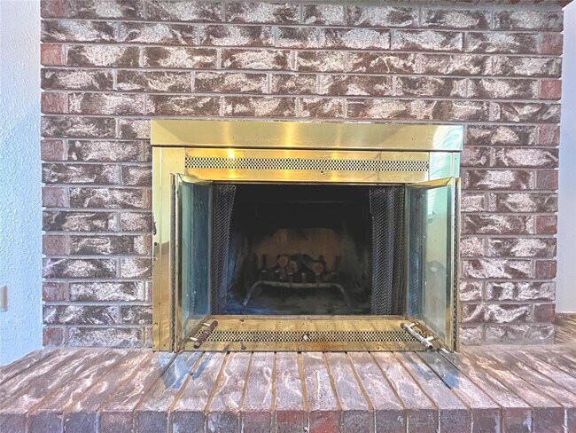 Building Photo - 716 Smalley Dr