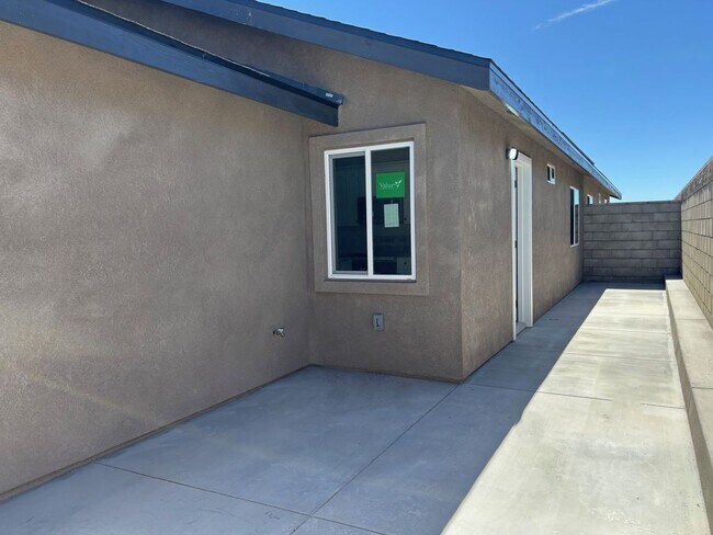 Building Photo - 9941 N Loop Blvd