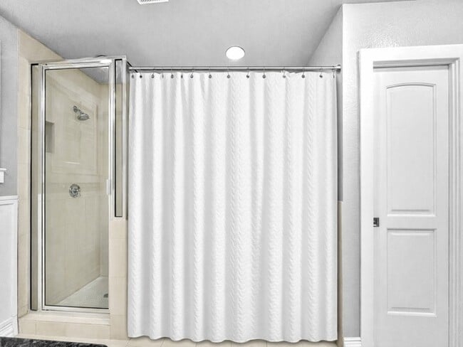 Building Photo - 2BR Townhome w/ Garage, Patio + Pool Access in 75209