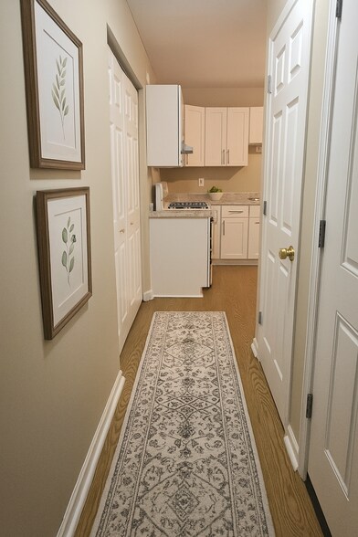 Building Photo - 332 Maplewood Dr