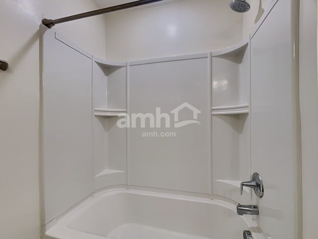 Building Photo - 317 Golf Rd