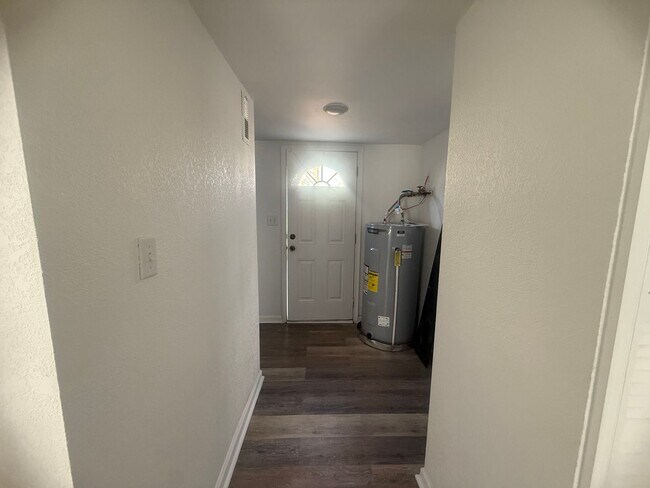 Building Photo - Central Portsmouth