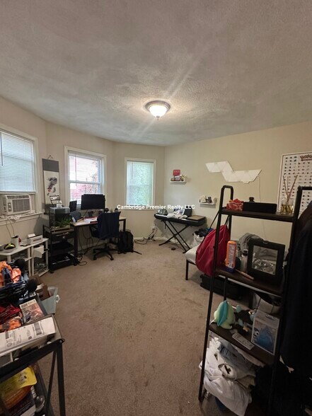 Primary Photo - 14 Callender St