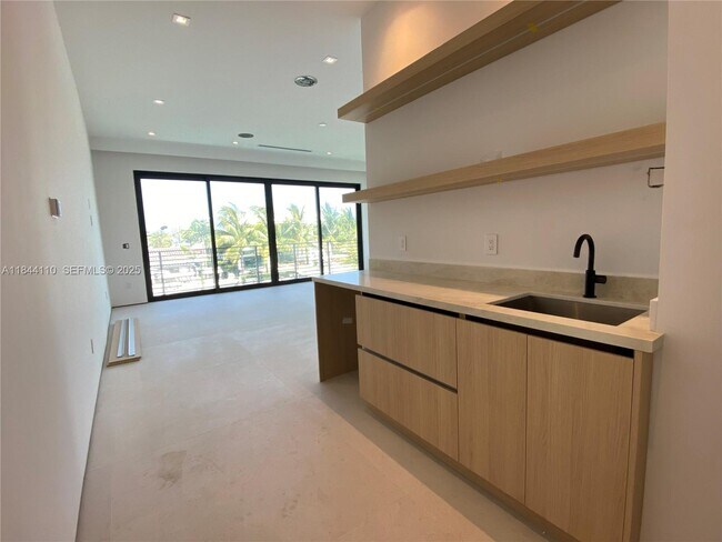 Building Photo - 13085 Coronado Terrace