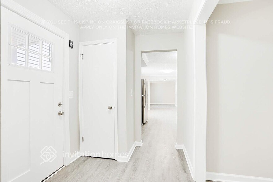 Building Photo - 6823 Springwood Dr