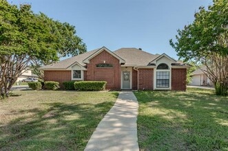 Building Photo - 5301 Tartan Cir
