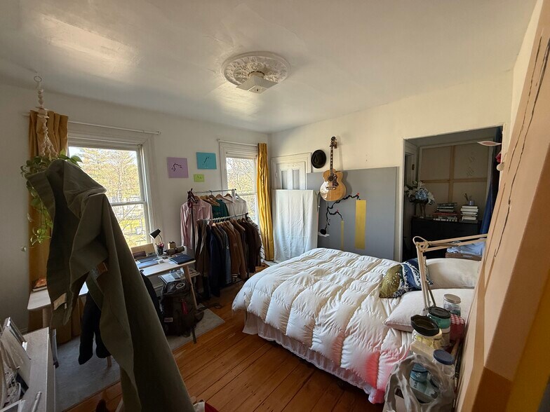 Building Photo - 268 Broadway