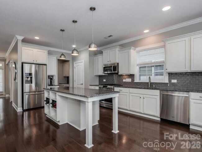 Building Photo - 10524 Royal Winchester Dr