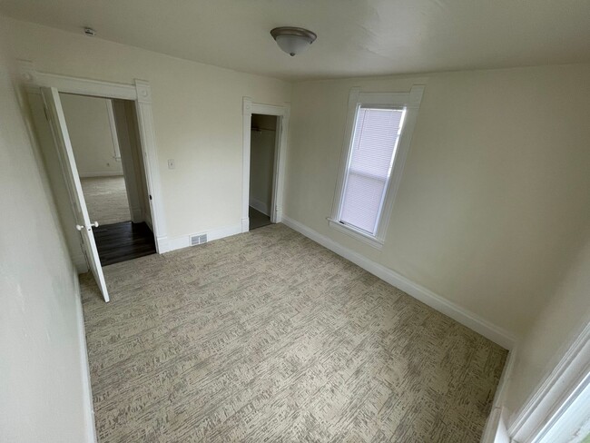 Building Photo - Updated 5 Bedroom House for Rent
