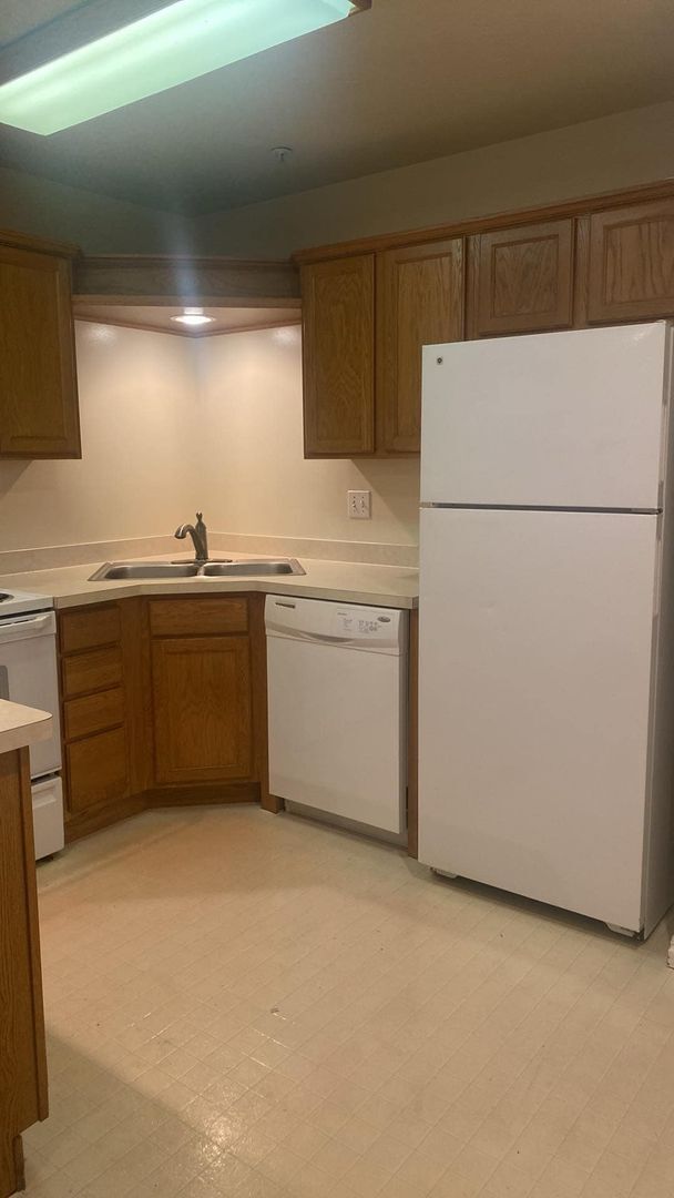 Building Photo - Great One Bedroom near Provo Rec Center, U...