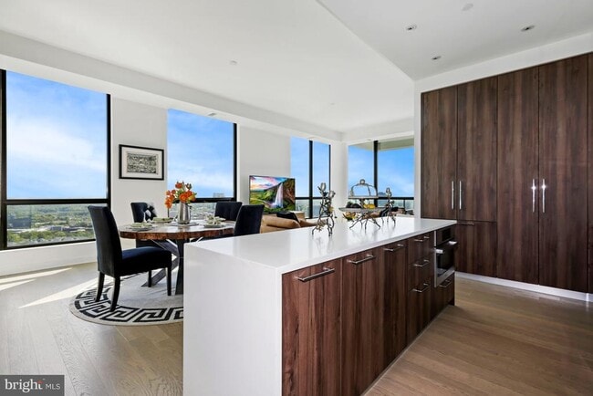 Building Photo - 1650 Silver Hill Dr