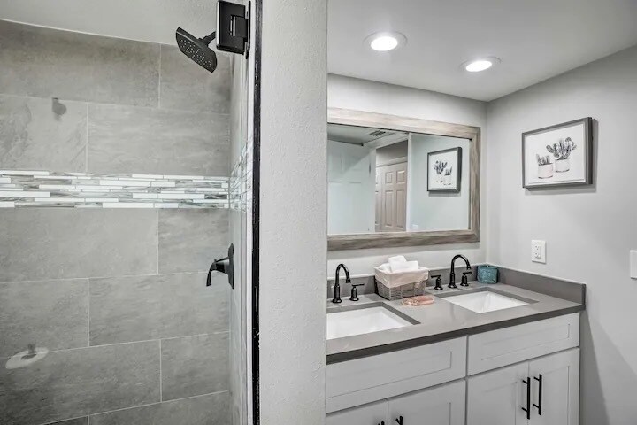 Building Photo - 2 Booth Blvd