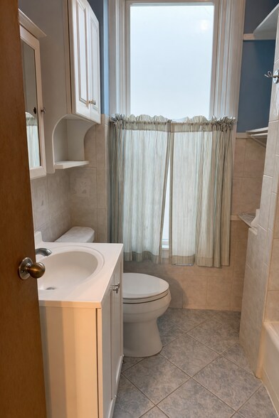 Building Photo - 166 5th Ave