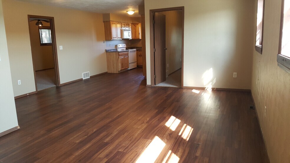 Building Photo - 929 East Ave N