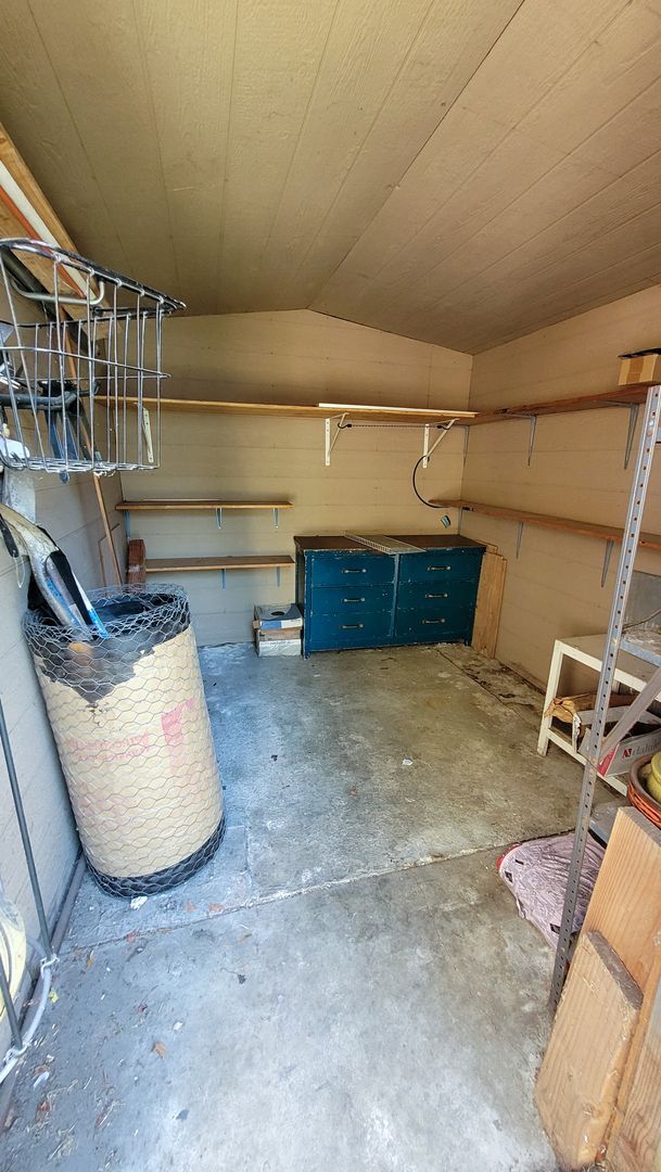 Building Photo - 3 Bed 2 Bath House With Spacious Family Ro...