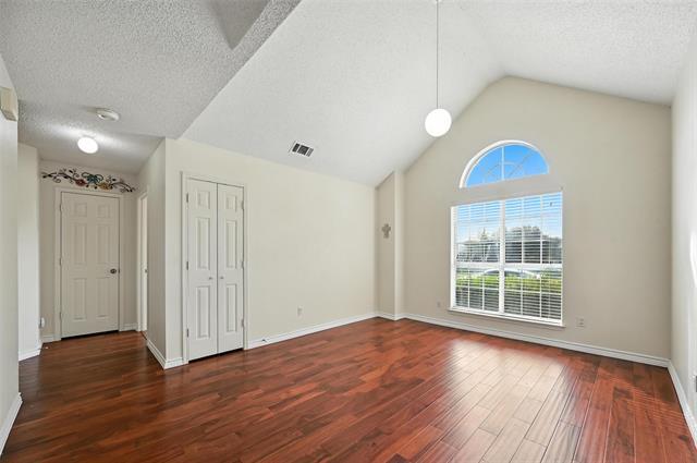 Building Photo - 2711 Primrose Ln