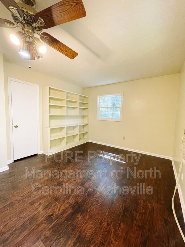 Building Photo - 25 Evelake Dr
