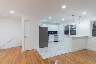 Building Photo - 500 Adams Ln