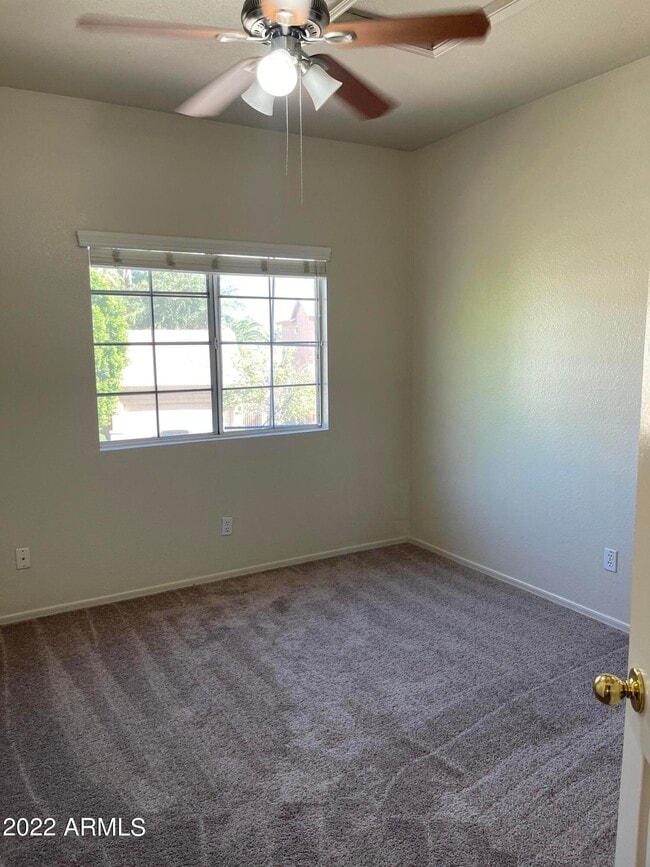 Building Photo - 1691 E Park Ave