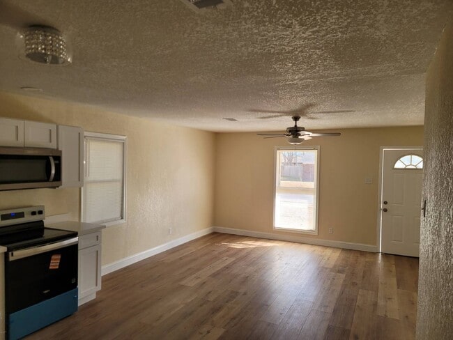 Building Photo - 511 Octave St