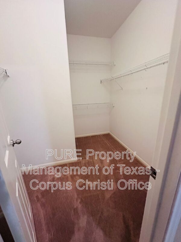 Building Photo - 6017 Tapestry Dr