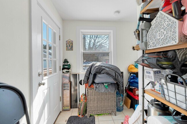 Building Photo - 632 Chase Ave