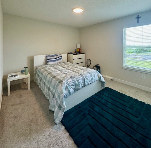 Building Photo - Large 4 Bedroom with Finished Basement - L...