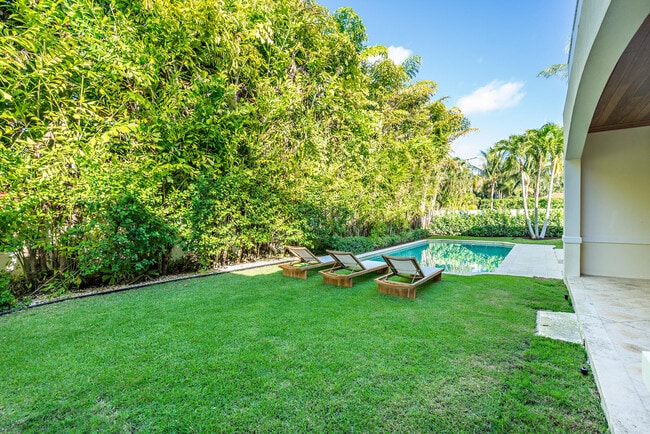 Building Photo - 233 El Pueblo Way