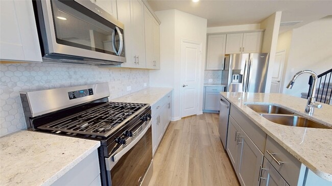 Building Photo - 2125 Dunbar Dr