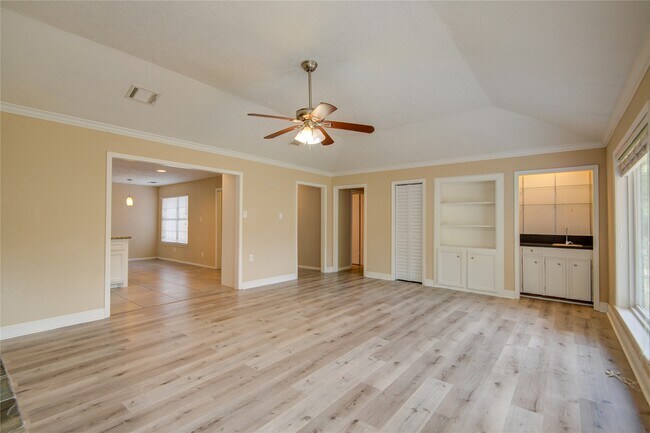 Building Photo - 14211 Ella Lee Ln