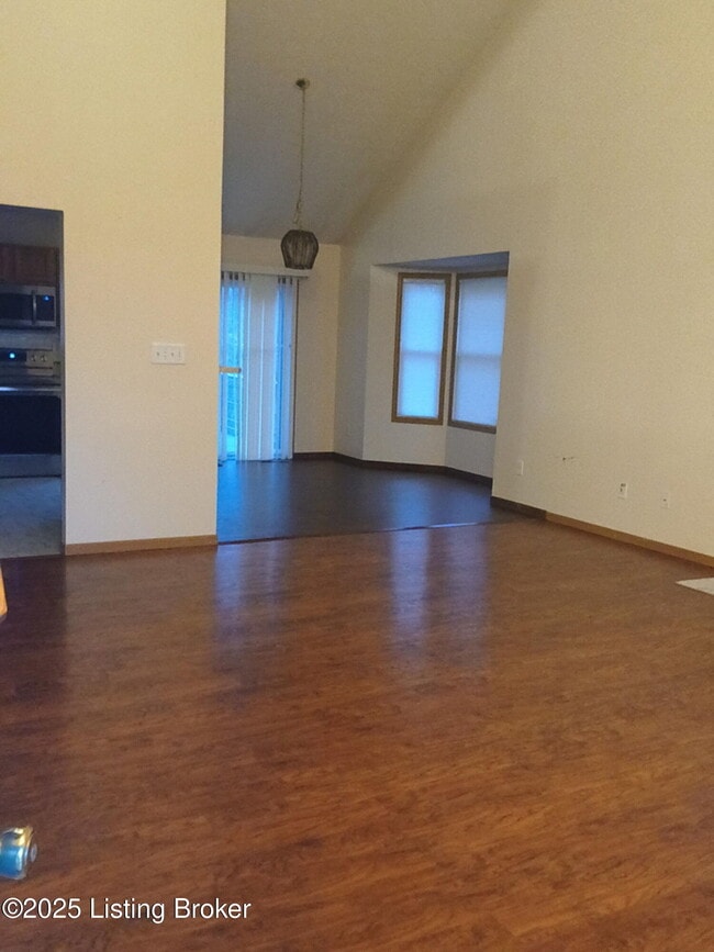 Building Photo - 5303 Bannon Crossings Dr